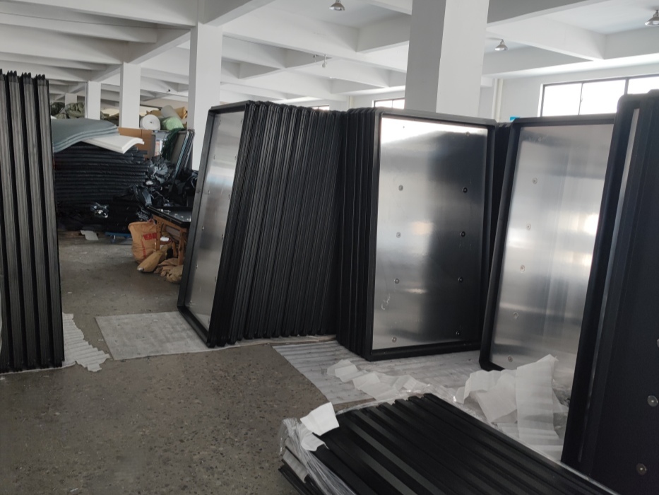 kasus perusahaan terbaru tentang Cangkang Keras Aluminium Berkualitas Tinggi