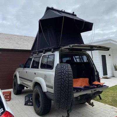 RTT 3-4 Person Triangle Rooftop Hard Shell Tent 4x4 Rooftop Tents For Pickup Truck