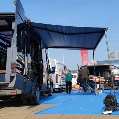 Telescopic RV Awning Shade Aluminum Hard Shell For Camper Van