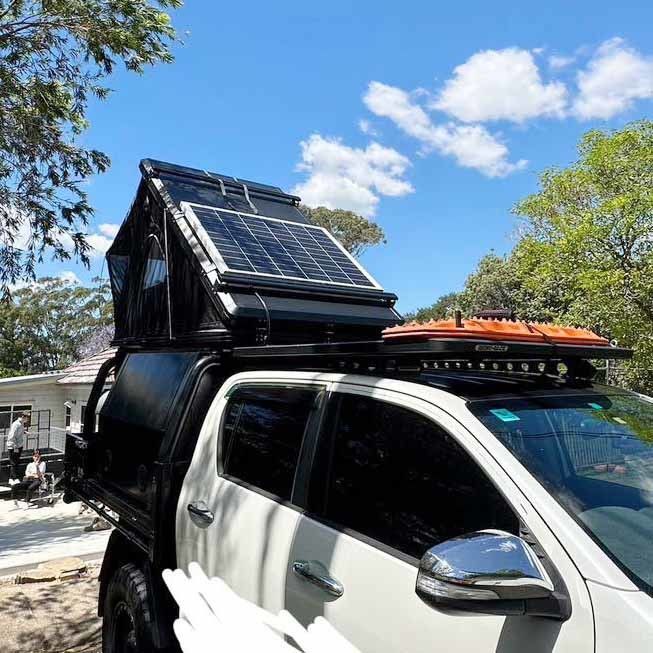 UV Resistant Waterproof Hard Shell Rooftop Tent 3-4 Person For 4x4 Camping